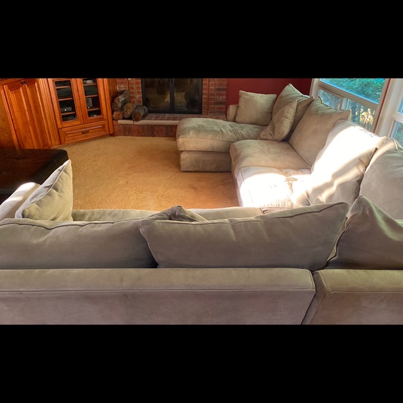 Couch - Picture 4 of 5